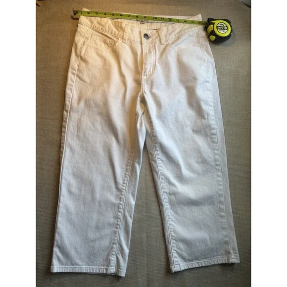 Riders By Lee Jeans 10m Mid Rise White Capri Women's Size With Rhinestones - Picture 4 of 9
